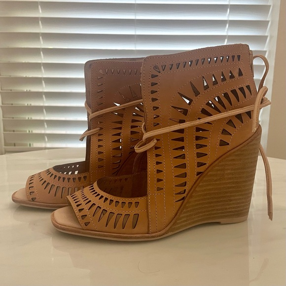 Jeffrey Campbell Size 8 Rodillo Cutout Hi Wedge Peep Sandals in Nude - Picture 2 of 8